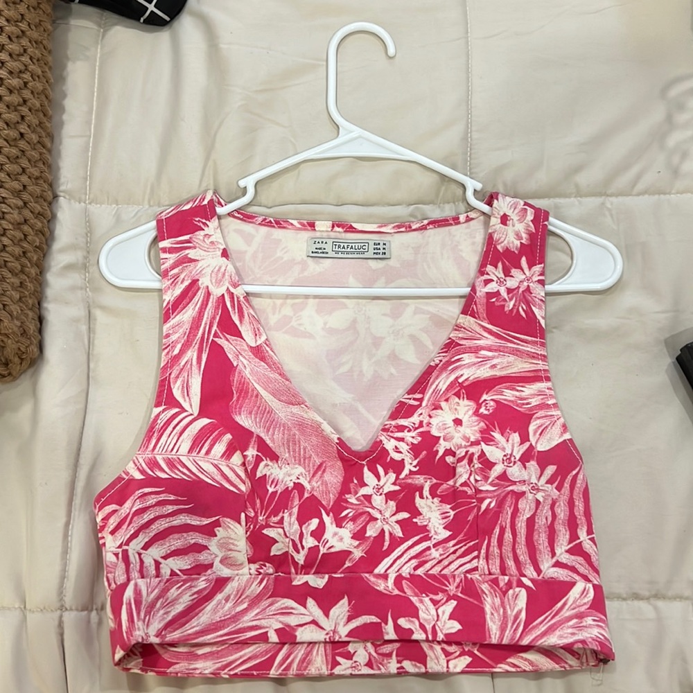 Zara flower print crop top.